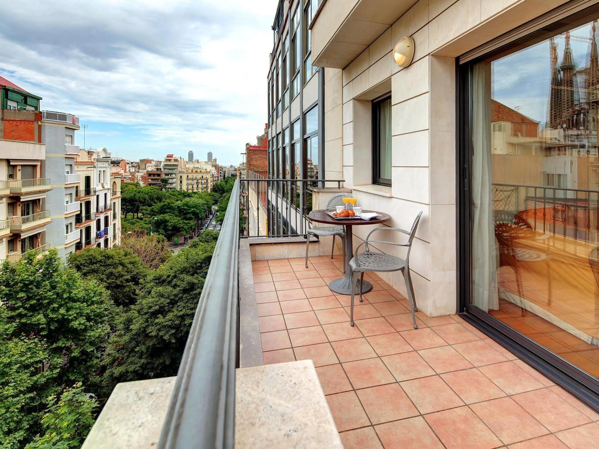 Apartaments-Hotel Hispanos 7 Suiza Barcelona Exterior photo